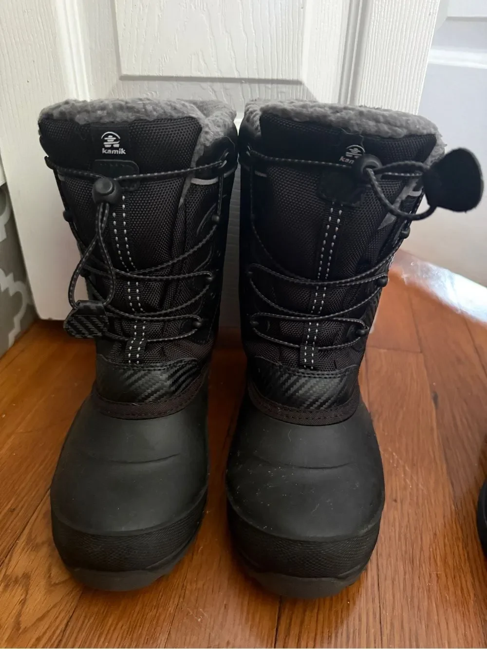 Kamik size 5 Boys' Waterproof Snow Boots